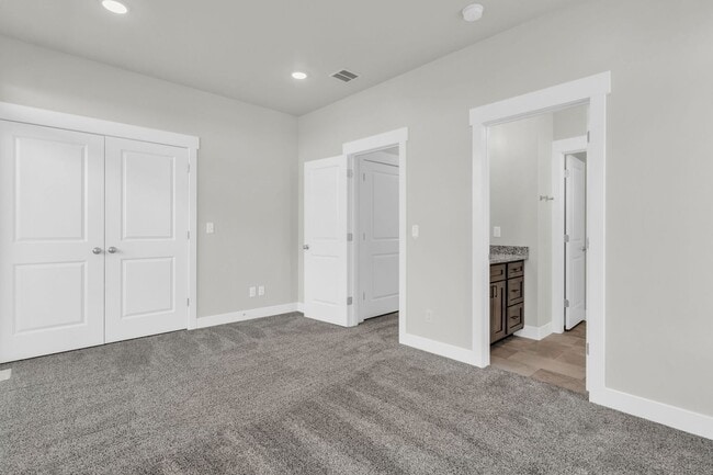 Building Photo - New 2024 Townhome with Office & 2 Car Garage