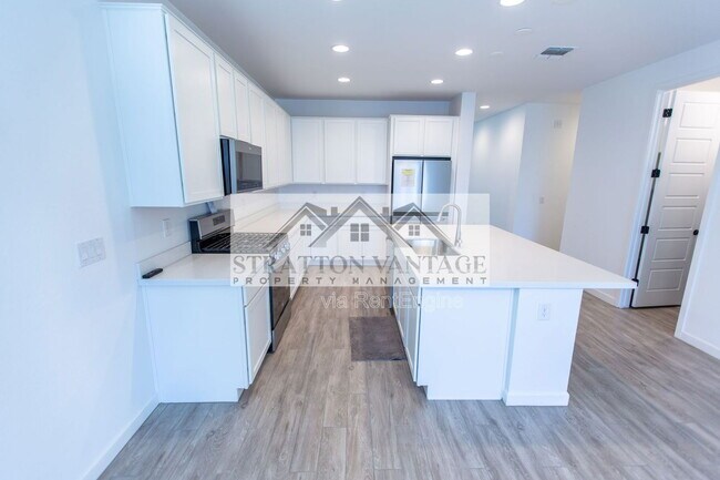 Building Photo - 13413 W Tether Trail