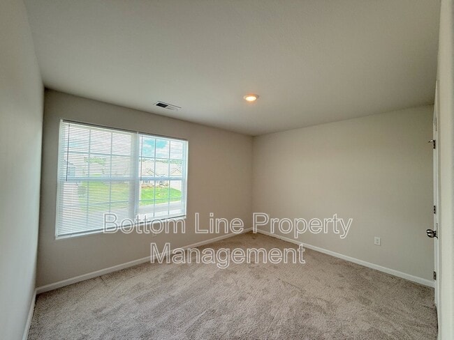 Building Photo - 445 Belcaro Dr