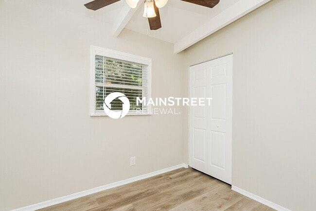 Building Photo - 3 Bedroom Pet-Friendly Home in TAMPA, FL with Main Street Renewal