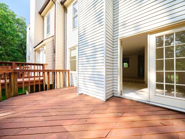 Building Photo - 1339 Templeton Pl