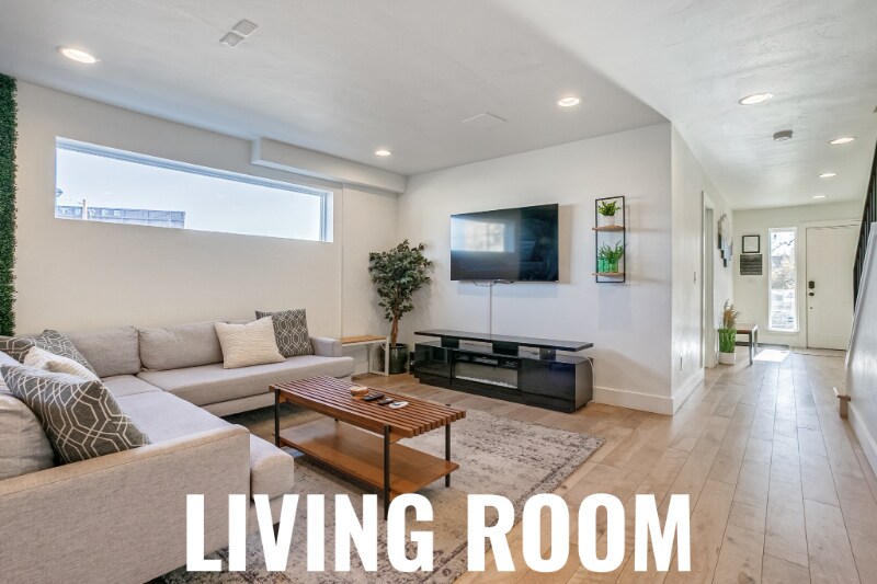 Building Photo - 3044 Speer Blvd