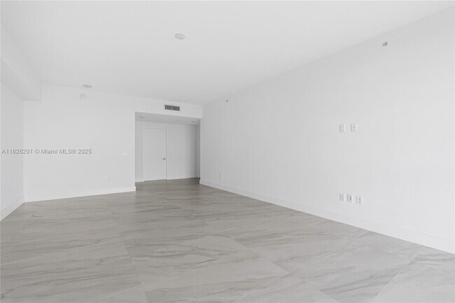 Building Photo - 17111 Biscayne Blvd