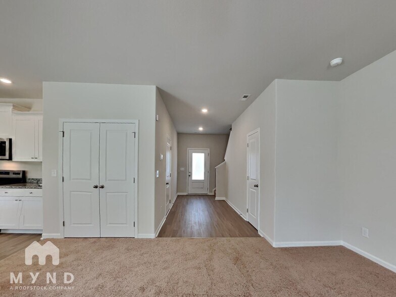 Building Photo - 364 Taverners Ln