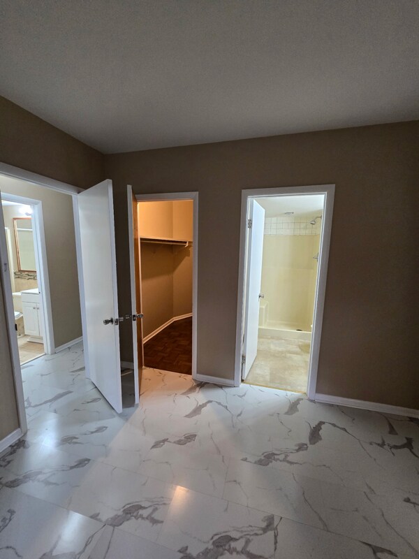 Building Photo - 7D Fairway Rd