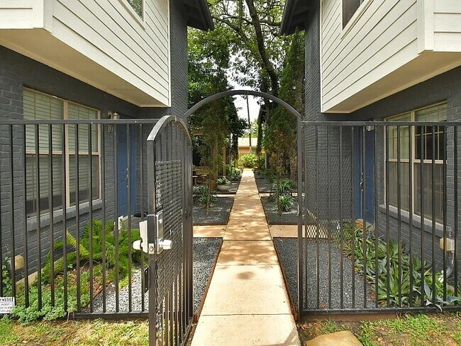 Building Photo - Updated North Austin Townhome with Exceptional Outdoor Space