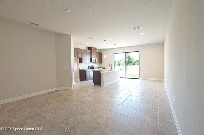 Building Photo - 1865 Kendall Pointe Pl