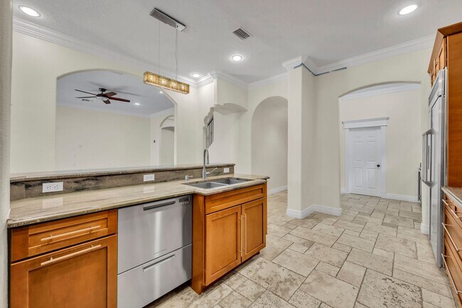 Building Photo - Gorgeous Winter Park Home