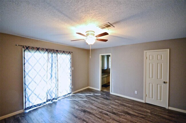 Building Photo - 3543 Tamarisk Ln