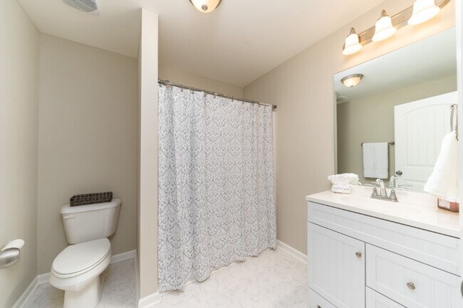 Building Photo - Gorgeous Home in Odenville! Fresh, Modern ...