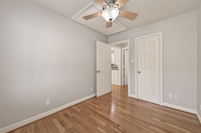 Building Photo - 2405 Southgate Blvd