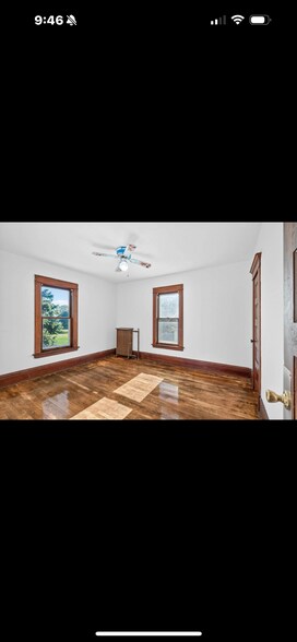 Building Photo - 2327 Irving Ave N