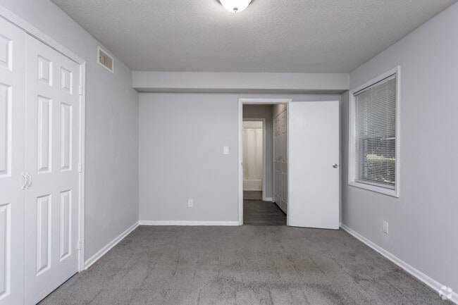 1BR, 1BA - 1,040SF - Primary Bedroom - Water Oak Village