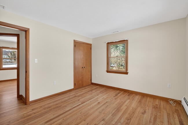 Building Photo - 9 Harbor View S