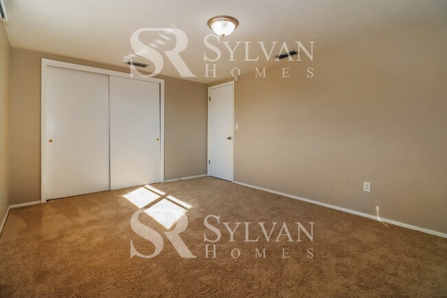 Building Photo - Charming 4BR 2BA Home