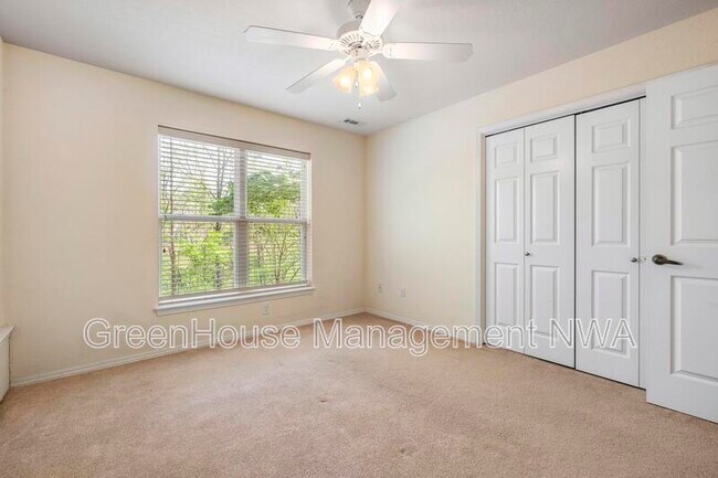 Building Photo - 28 Latshaw Dr