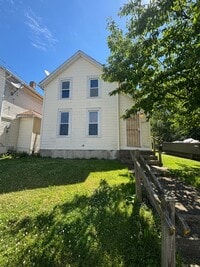 Building Photo - Cleveland East Side Single
