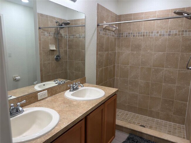 Building Photo - 11340 Southwind Lake Dr