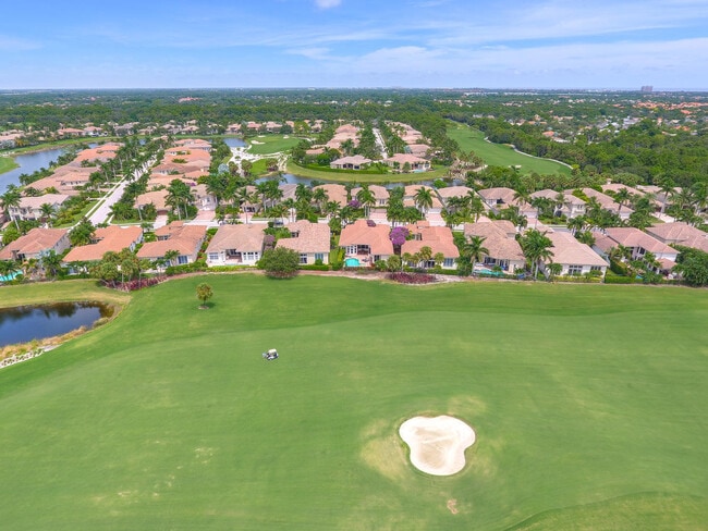 Building Photo - 528 Les Jardin Dr