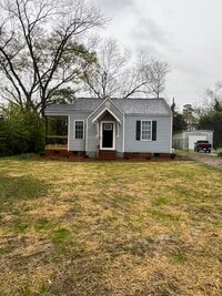 Building Photo - Newly-RENOVATED 2/2 House in a prime location!