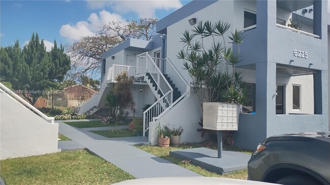 Building Photo - 6225 SW 131st Ct