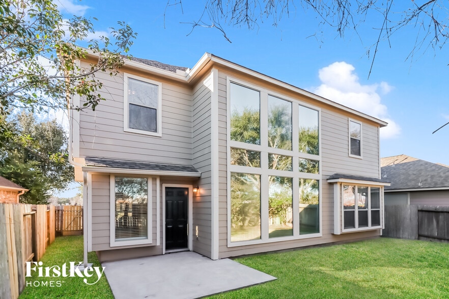 Building Photo - 2627 Diamond River Dr