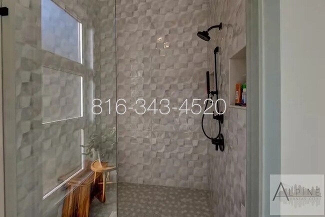 Building Photo - Fully Furnished Short or Mid Term Rental