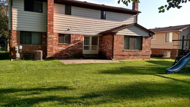 Building Photo - 46342 Bartlett Dr