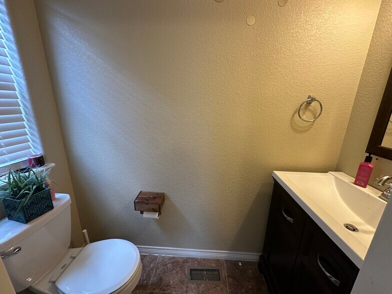 Building Photo - 6206 Wild Turkey Dr