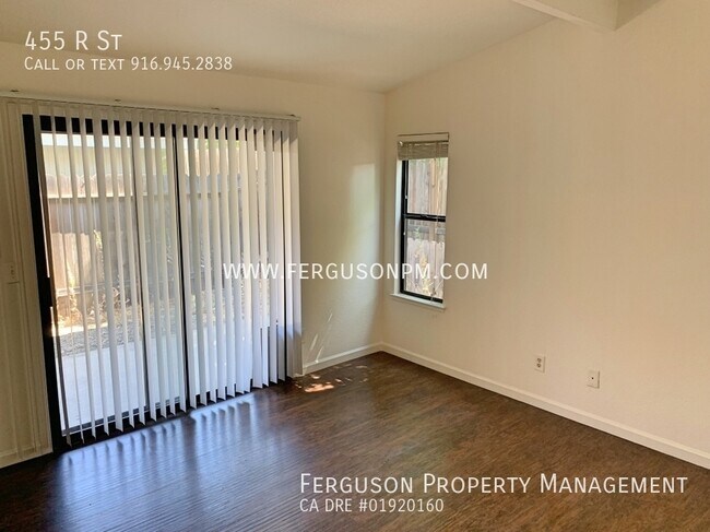 Building Photo - 455 R St