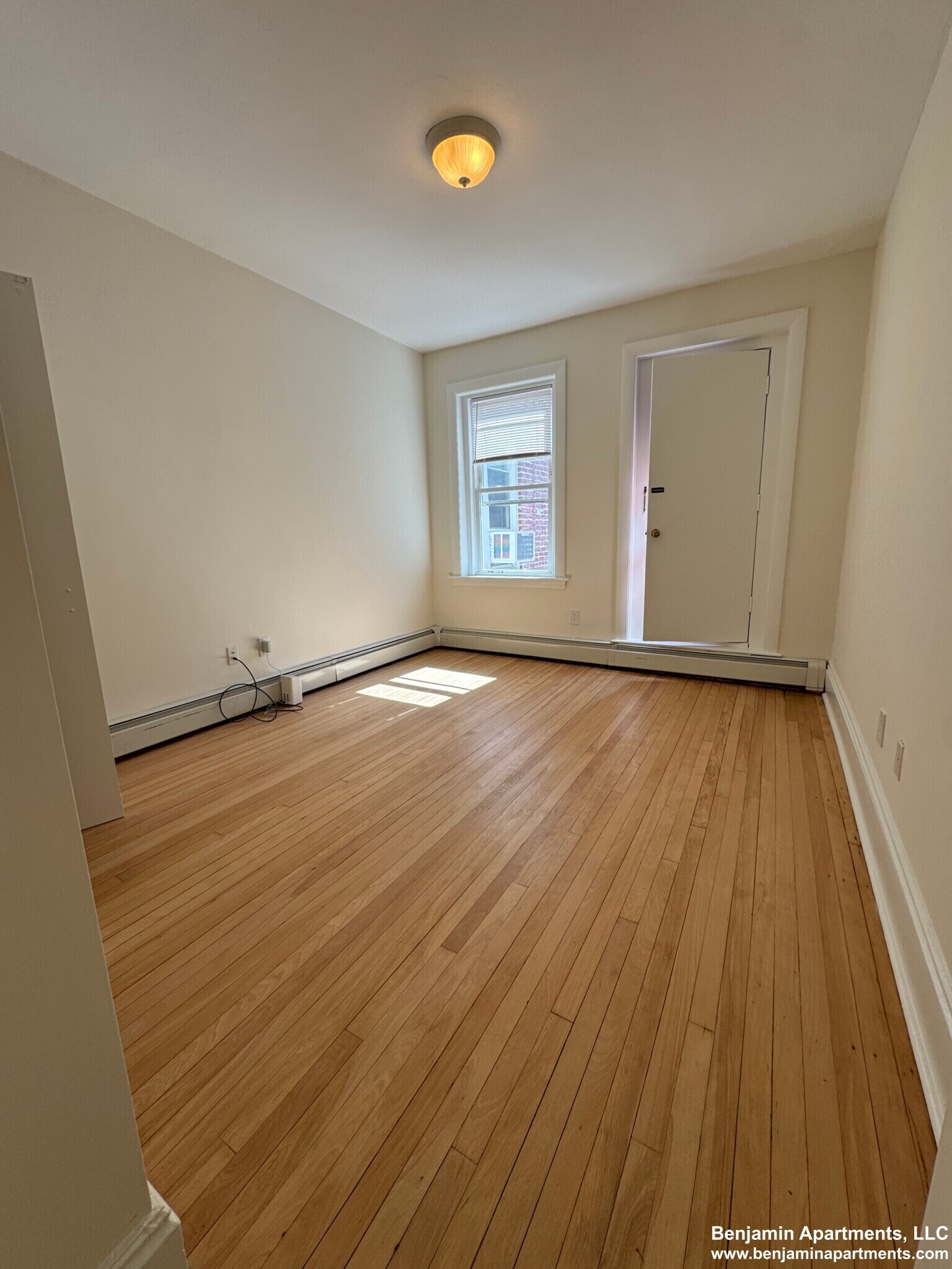 Building Photo - 1531 Beacon St