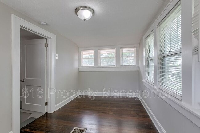 Building Photo - 2431 E 68th St