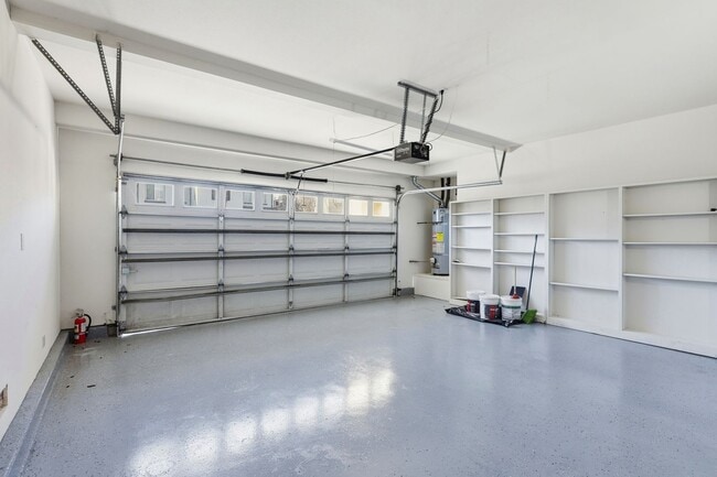 Building Photo - Seaview Ranch Neighborhood!