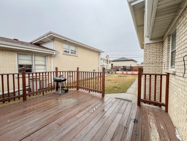 Building Photo - 4716 Thatcher Ave