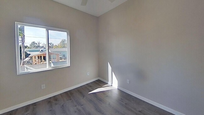 Building Photo - 5124 Leo St