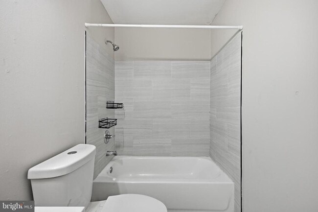 Building Photo - 40 Cobber Ln