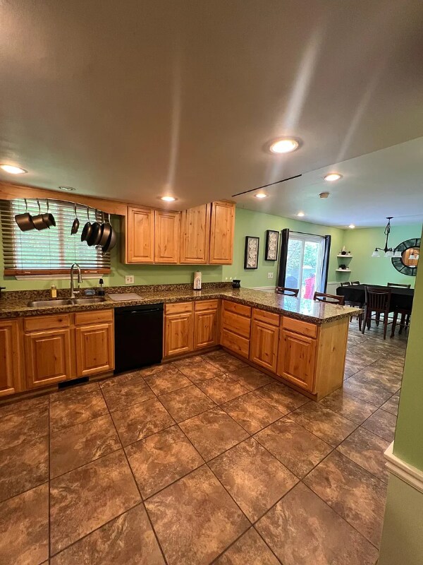 Building Photo - 5545 Hew Wood Dr