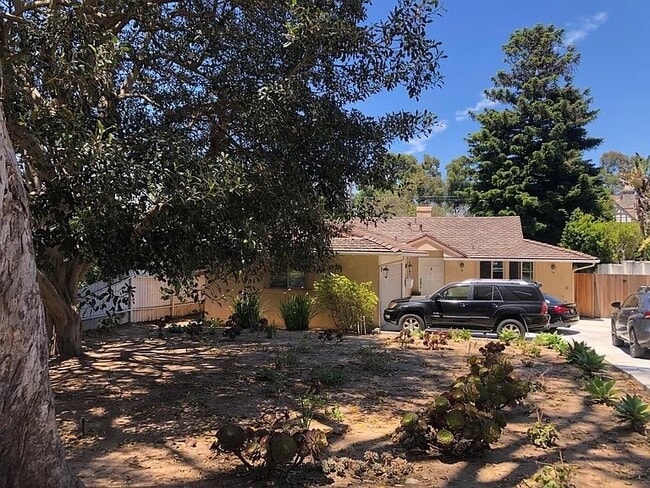 Building Photo - 3329 Palos Verdes Dr N