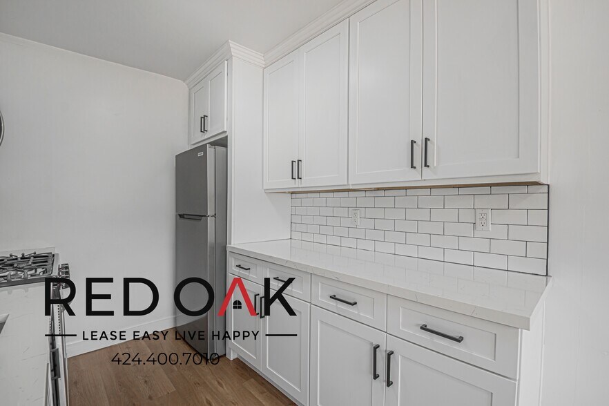 Building Photo - 340 W 87th St