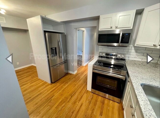 Building Photo - 86 Romney St