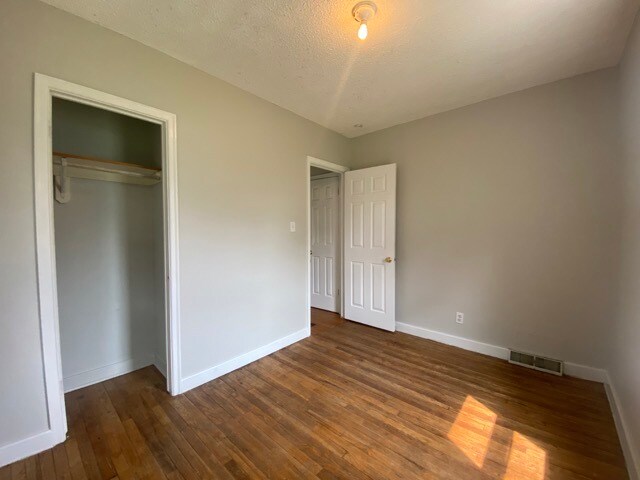 Building Photo - 1539 56th St