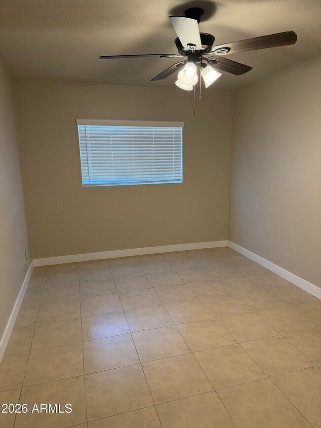 Building Photo - 11446 N 33rd Ave