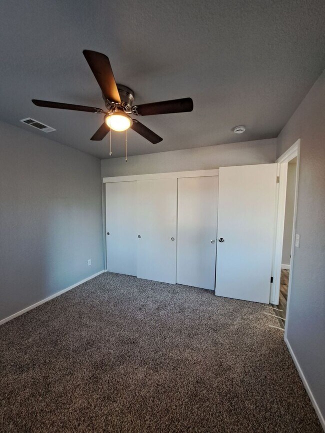 Building Photo - 3302 W Shields Ave