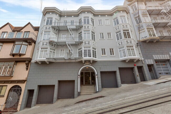 Building Photo - 1265 Washington