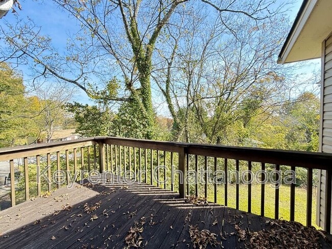 Building Photo - 918 S Crest Rd