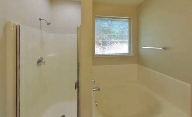 Building Photo - Charming 3-Bedroom Retreat Designed for Everyday Comfort