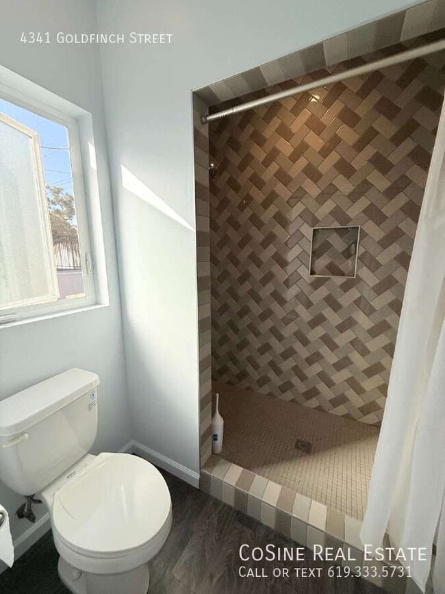 Building Photo - 4341 Goldfinch St