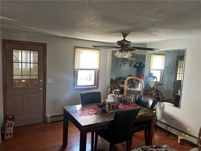 Building Photo - 60 Field St