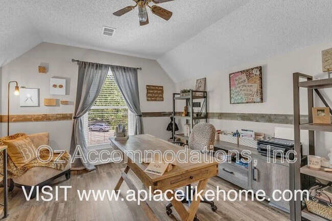 Building Photo - 13961 W 144th Ct