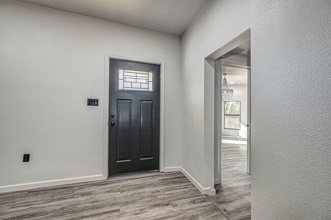 Building Photo - 731/735 8th Yellow Duplex